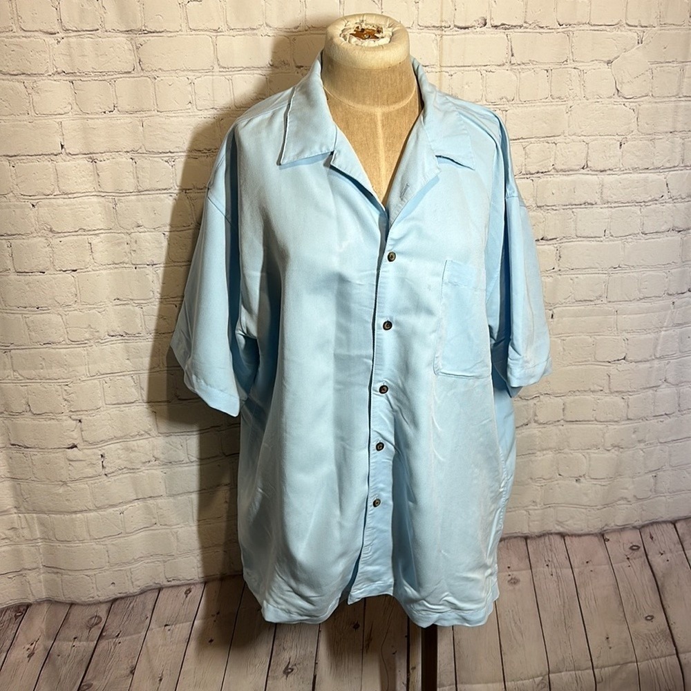 Cabana Breeze UltraClub Mens Large Light Blue Short Sleeve Button Up Shirt
